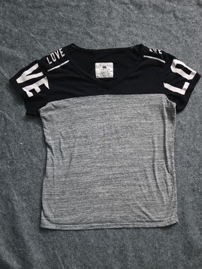 Reflex Black & Gray 'LOVE' Short Sleeve Tee